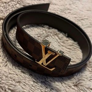 Louis Vuitton belt (women’s)